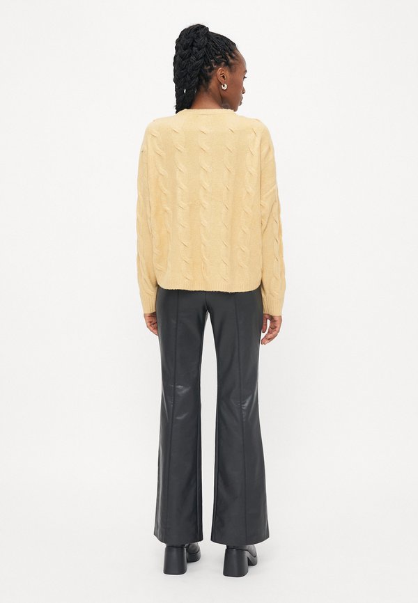 ONLY Petite ONLJEANETT LIFE CABLE O NECK