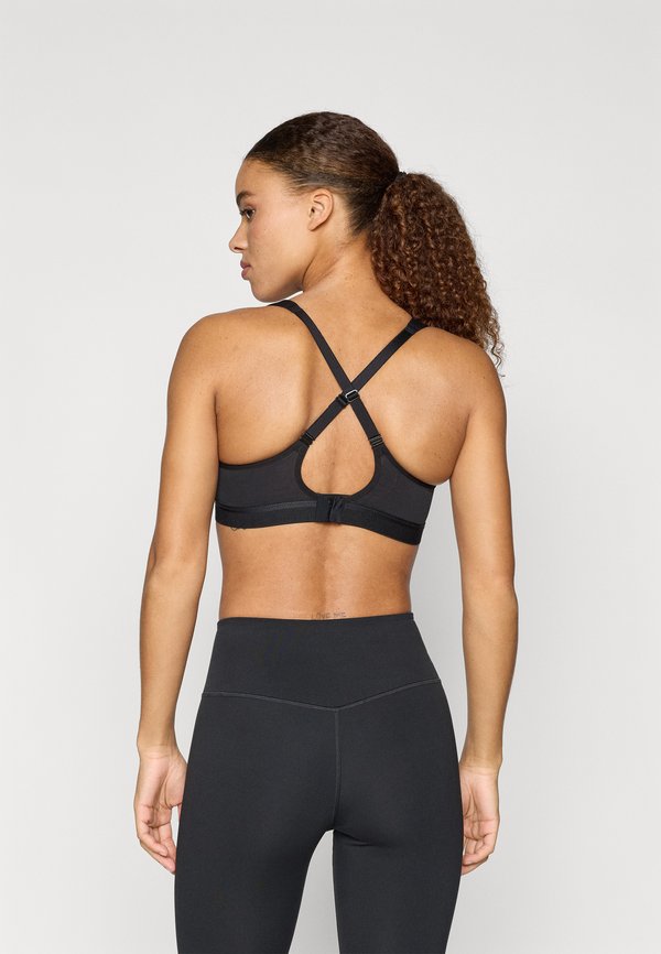 triaction by Triumph GRAVITY LITE