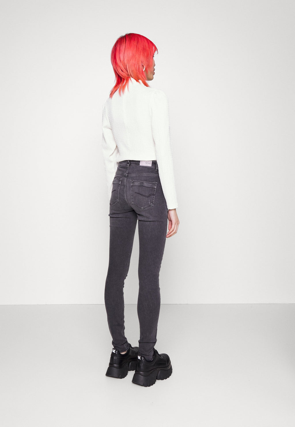 ONLPAOLA SKINNY Media 4
