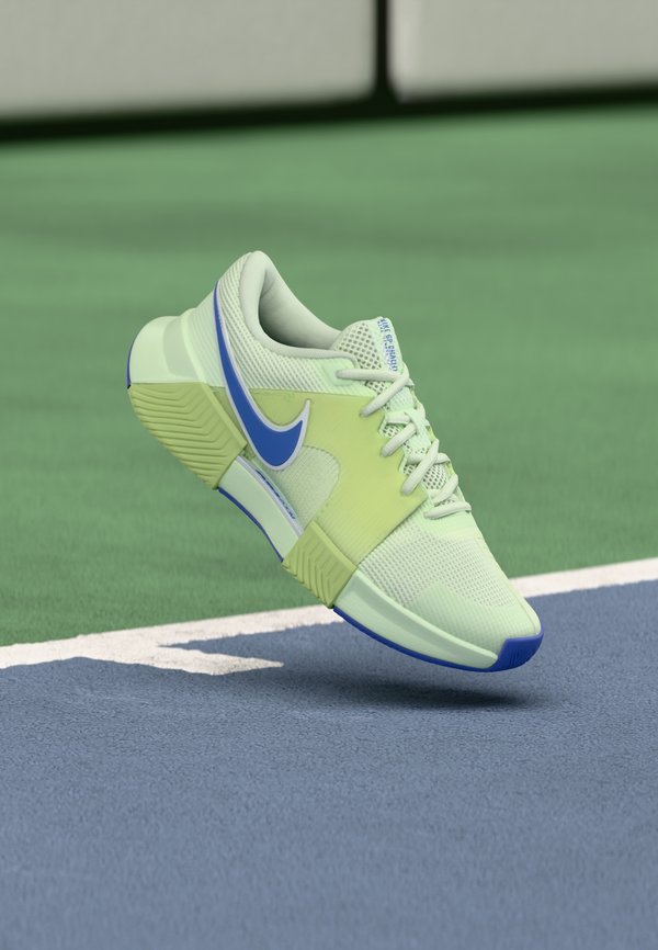 Nike Performance ZOOM GP CHALLENGE 1.5 - Multicourt tennis shoes - volt tint/sapphire/lab green/white