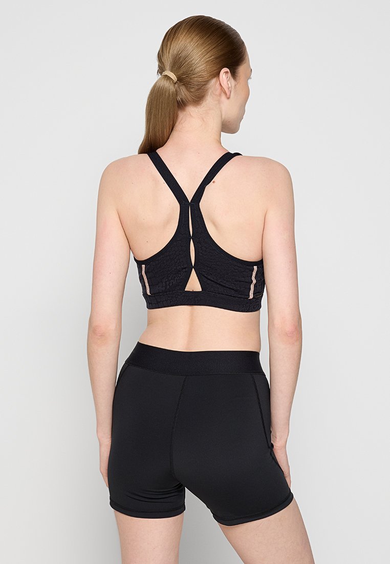 EA7 Emporio Armani Sport BH Media 2