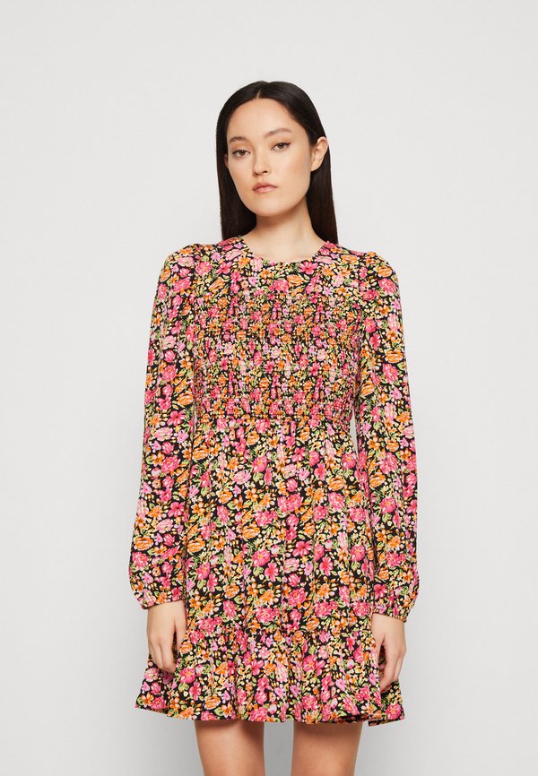 Vero Moda VMMIA SMOCK SHORT DRESS