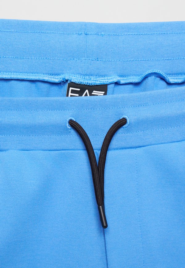 EA7 Emporio Armani