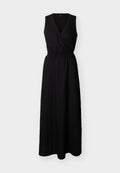 Ärmelloses schwarzes Maxikleid mit V-Ausschnitt und Wickeloberteil, elastischem, gerafftem Taillenbund und fließendem Rock, vor einfachem Hintergrund dargestellt.
