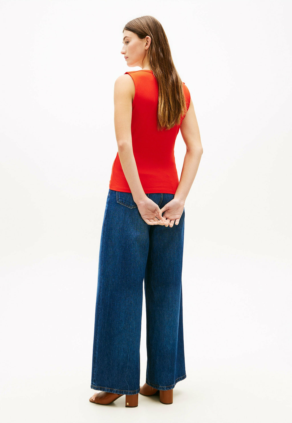 SLIM BOAT NECK  Media 4