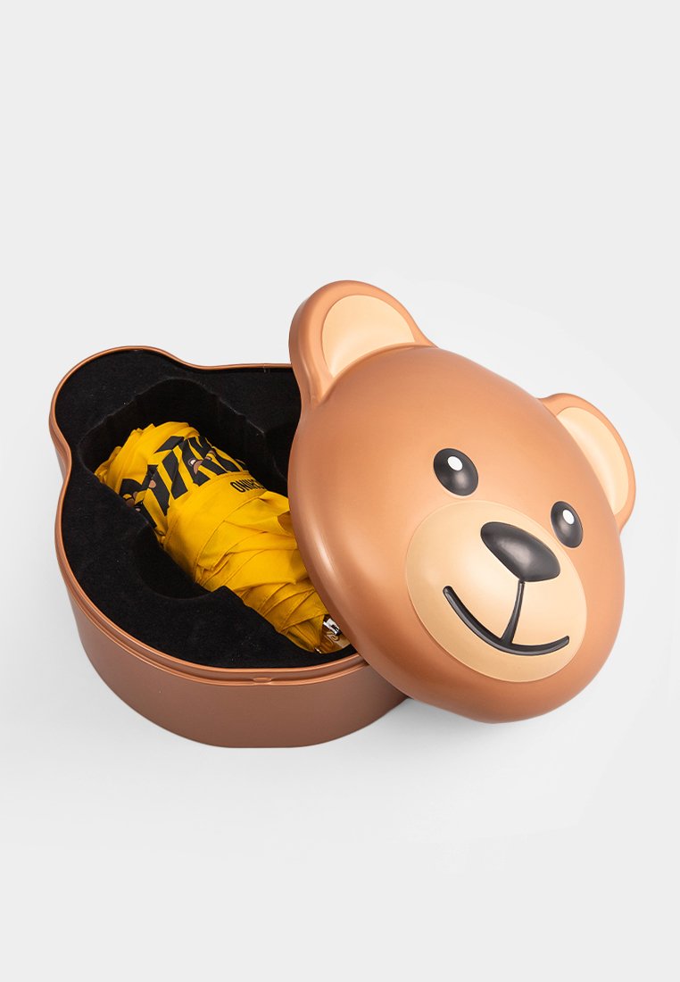 MOSCHINO