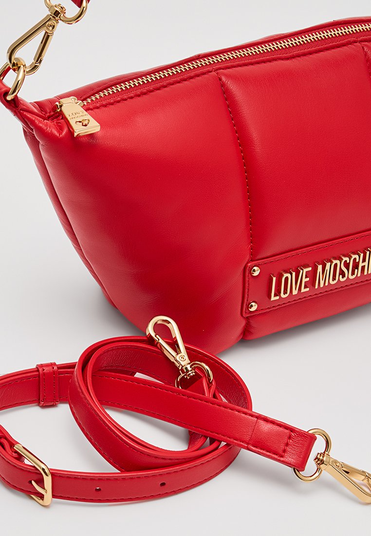 Love Moschino
