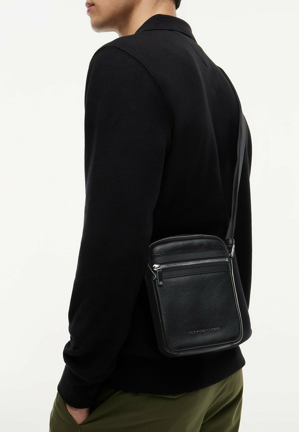 Tommy Hilfiger Cross body bag - black