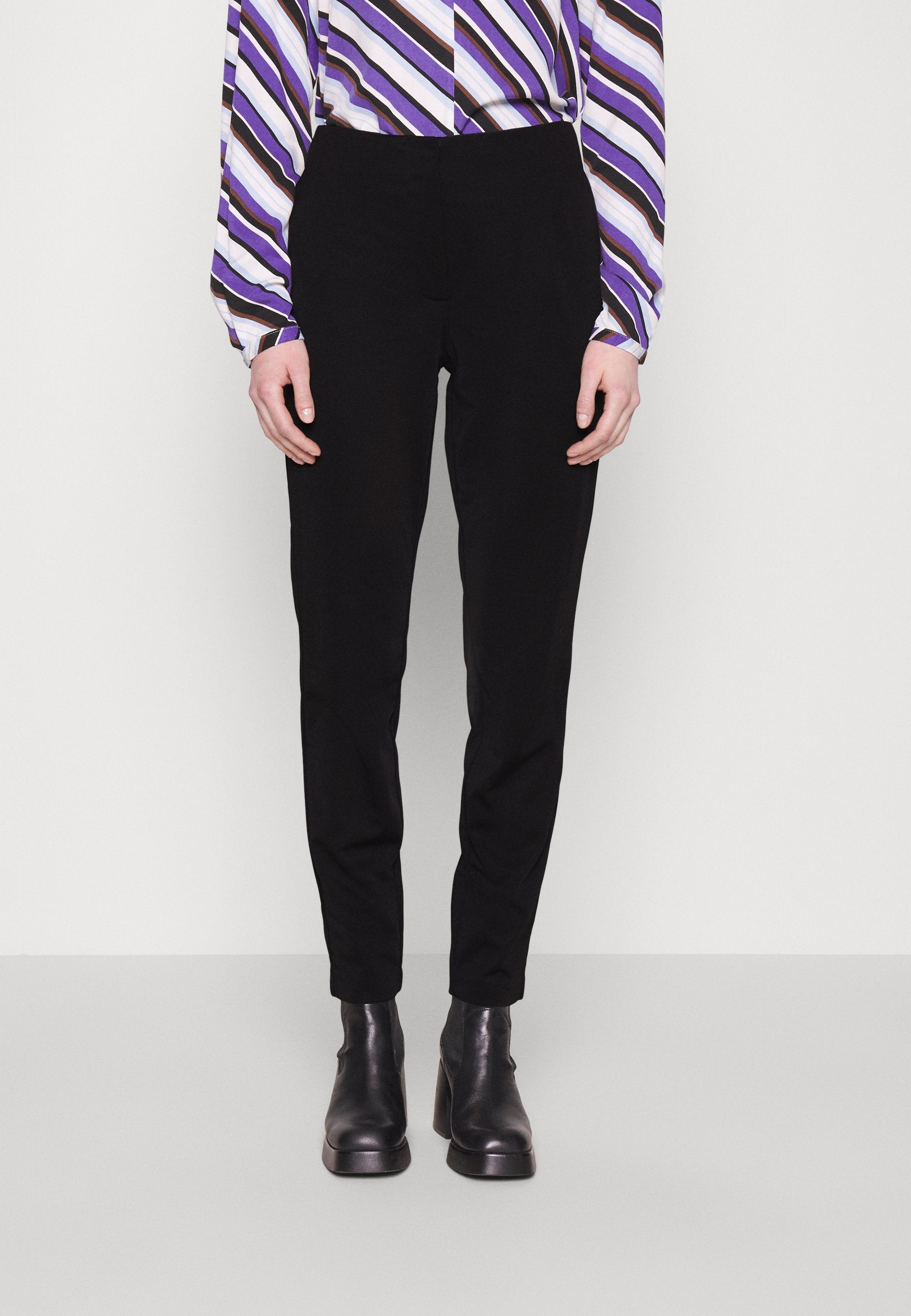 ONLJADA MERLE CIGARETTE PANTS  Media 3