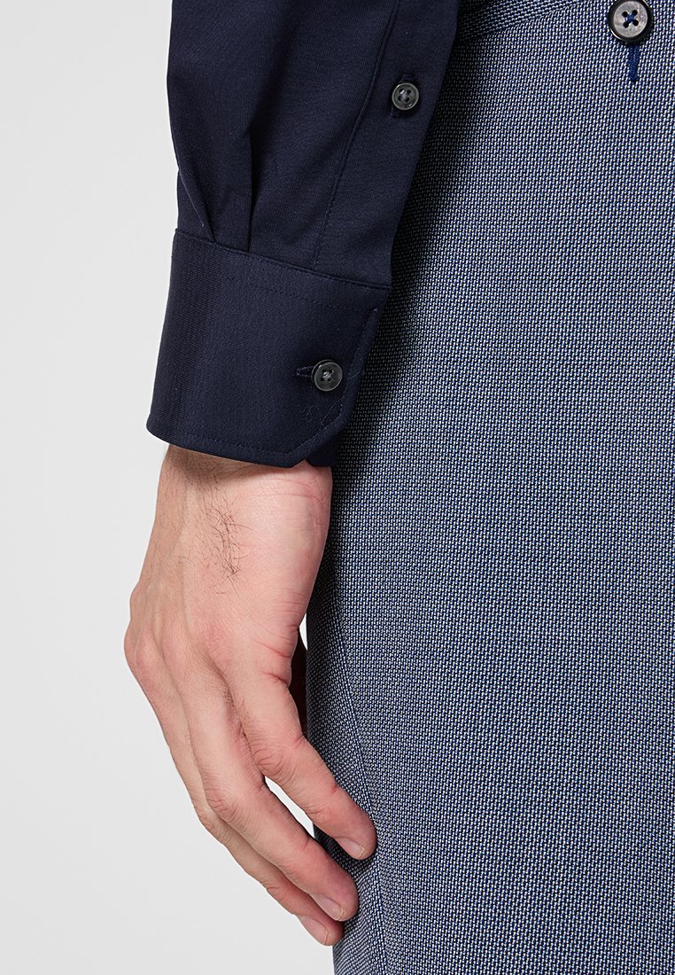 Michael Kors SLIM FIT