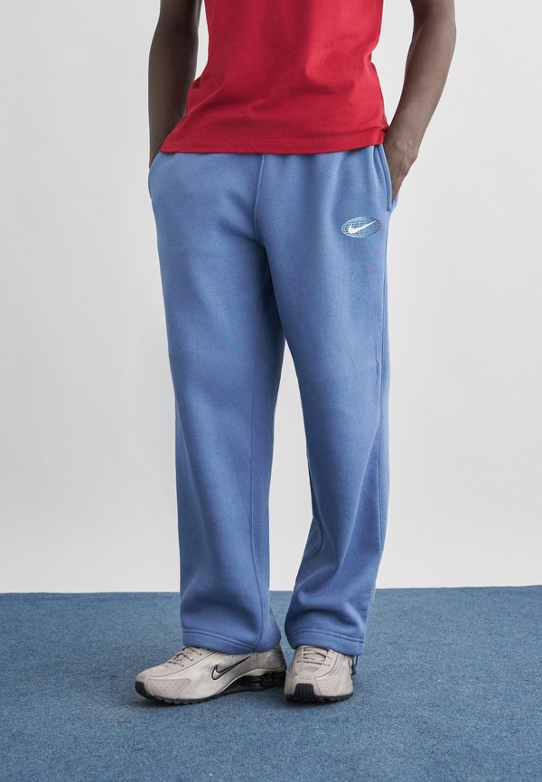 Nike Sportswear CLUB - Tracksuit bottoms - slate