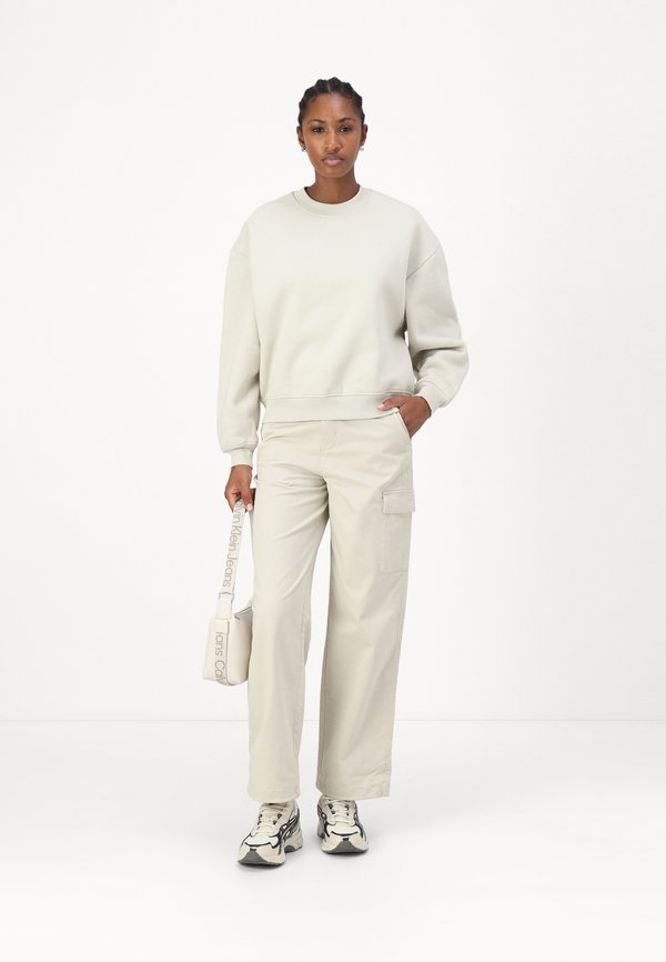 Calvin Klein Jeans CONTEMPORARY