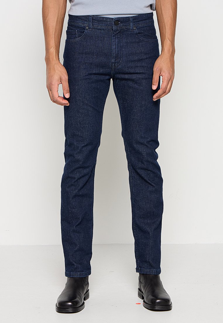 REGULAR FIT Media 1