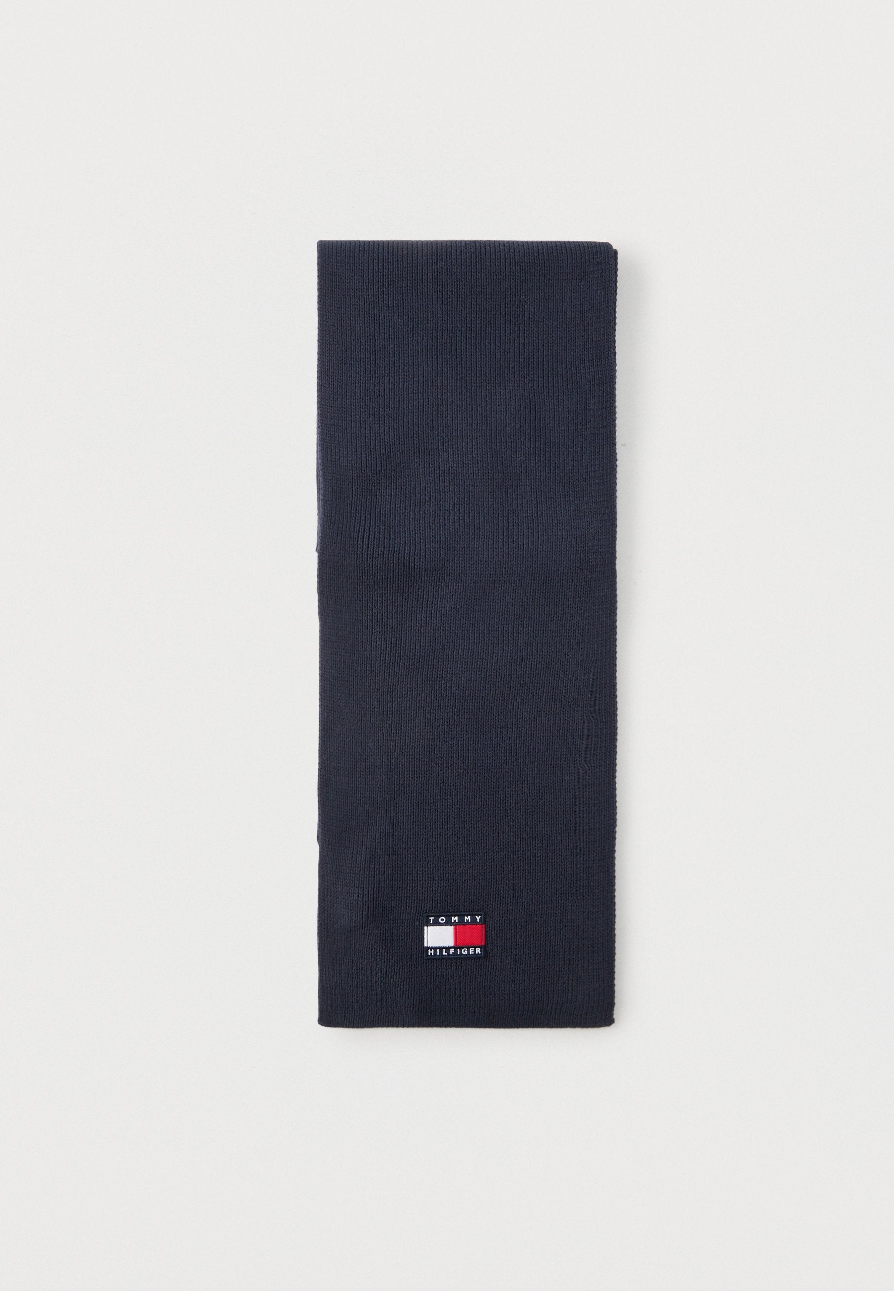 KIDS' HERITAGE FLAG LOGO SCARF Media 1