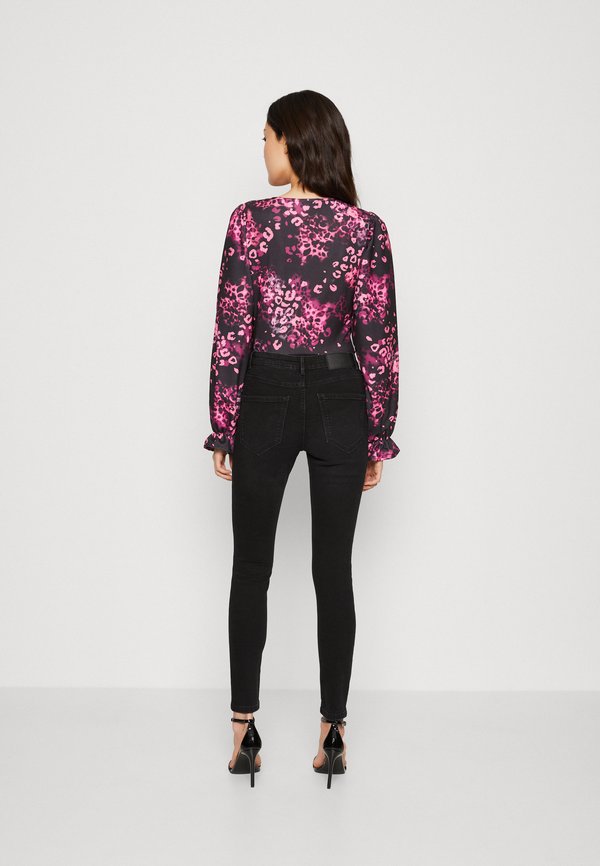 IN THE STYLE V NECK BODYSUIT