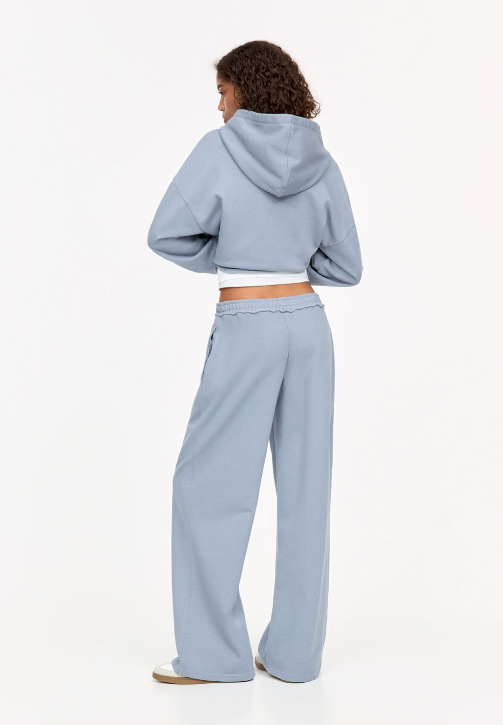 PULL&BEAR WITH FRAYED WAIST