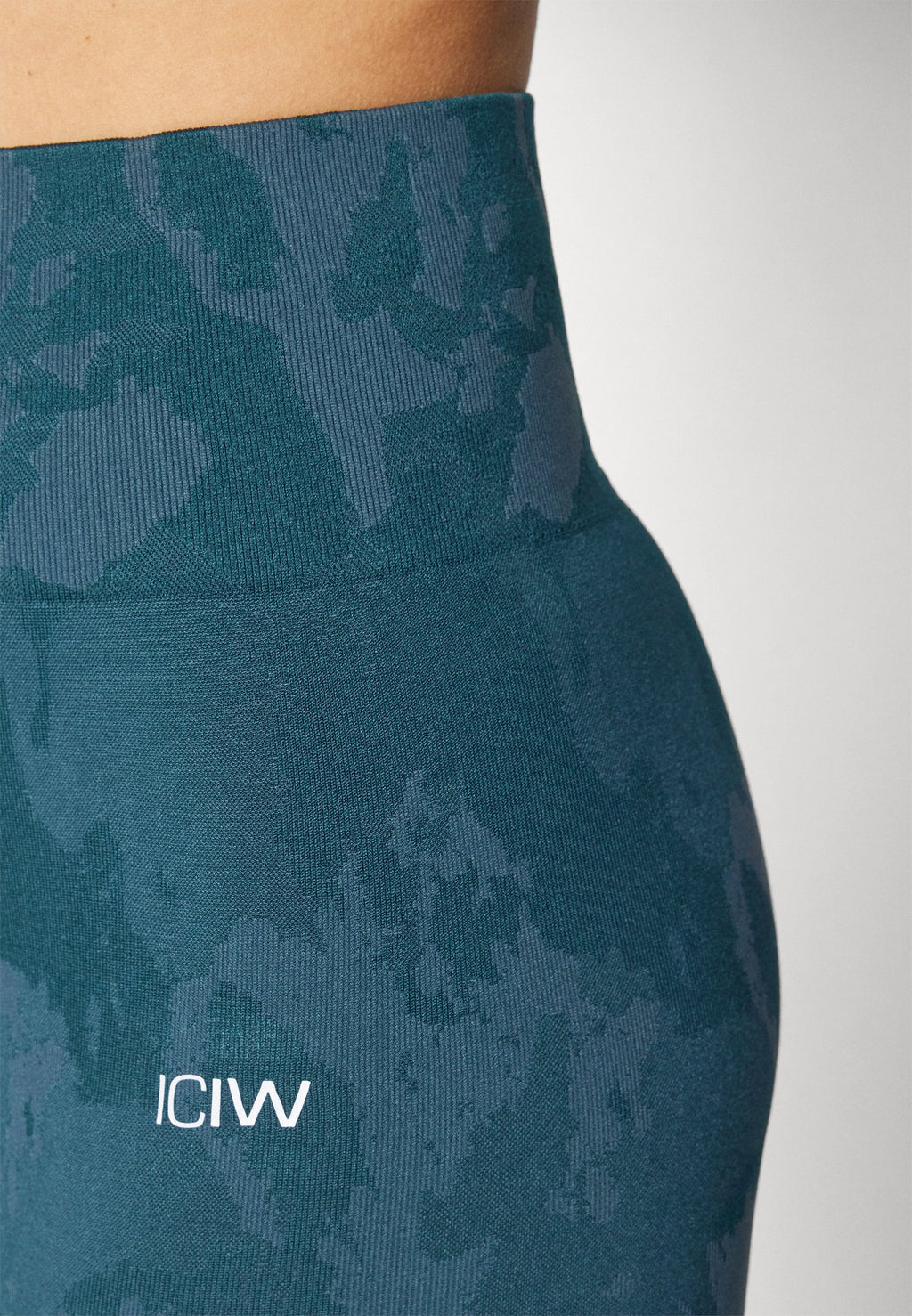 ICANIWILL CAMO SEAMLESS