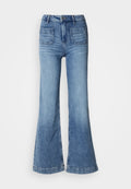 Hochgeschnittene, ausgestellte Jeans aus hellblauem Denim mit zwei Gesäßtaschen, rohem Saum und subtiler Ausbleichung an den Oberschenkeln. Klassisches Fünf-Taschen-Design.