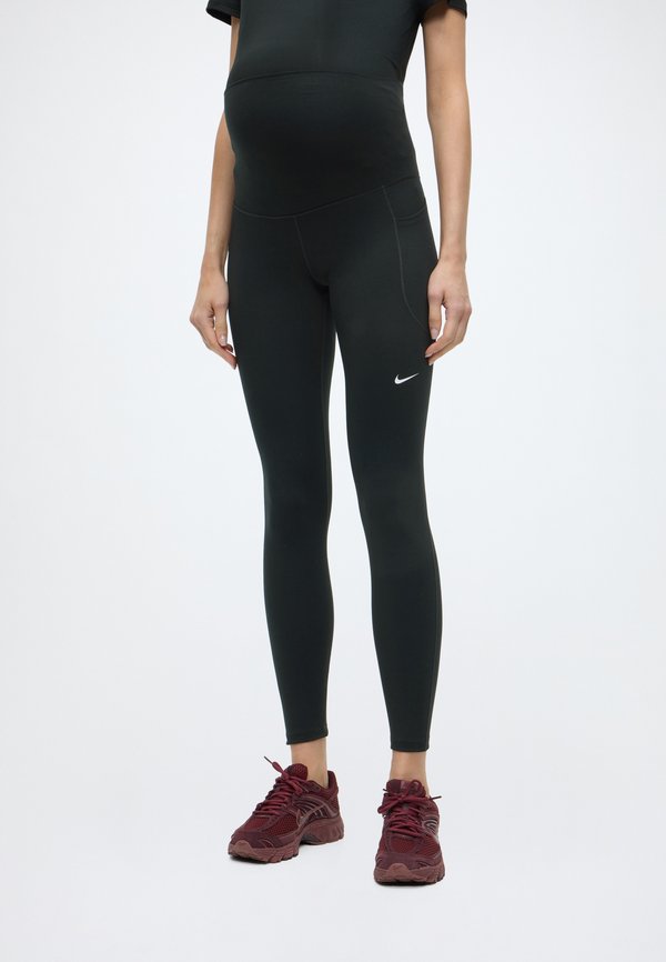 Nike Performance
