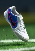 Nike Performance TIEMPO LIGERA PRO UNISEX - Turf football boots - white/black/racer blue/pink blast