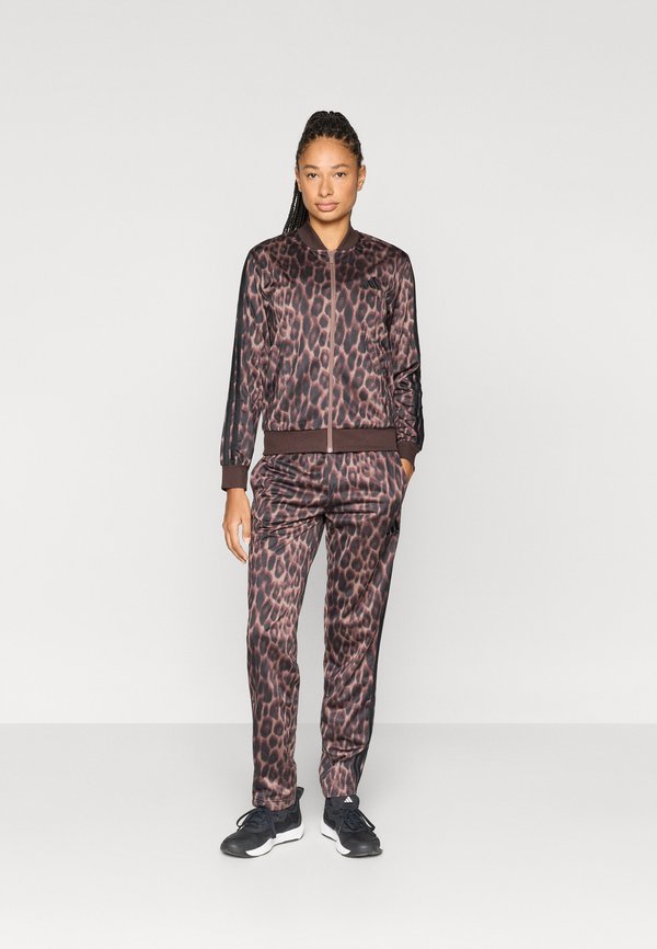 adidas Sportswear ESSENTIALS 3 STRIPES ANIMAL AOP - Tracksuit - multicolor/earth strata