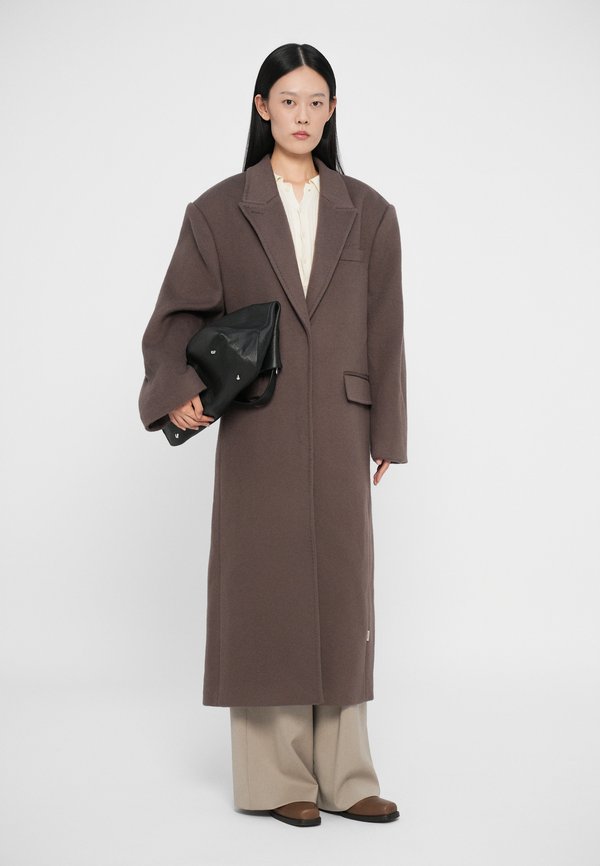 REMAIN LONG COAT