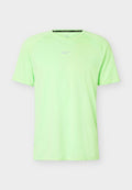 Nike Performance STRIDE - Print T-shirt - volt/light silver-coloured
