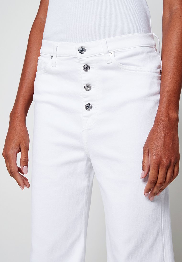 7 for all mankind