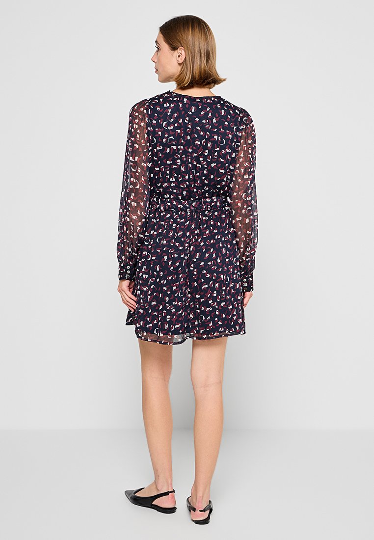 ONLY Petite Freizeitkleid Media 3