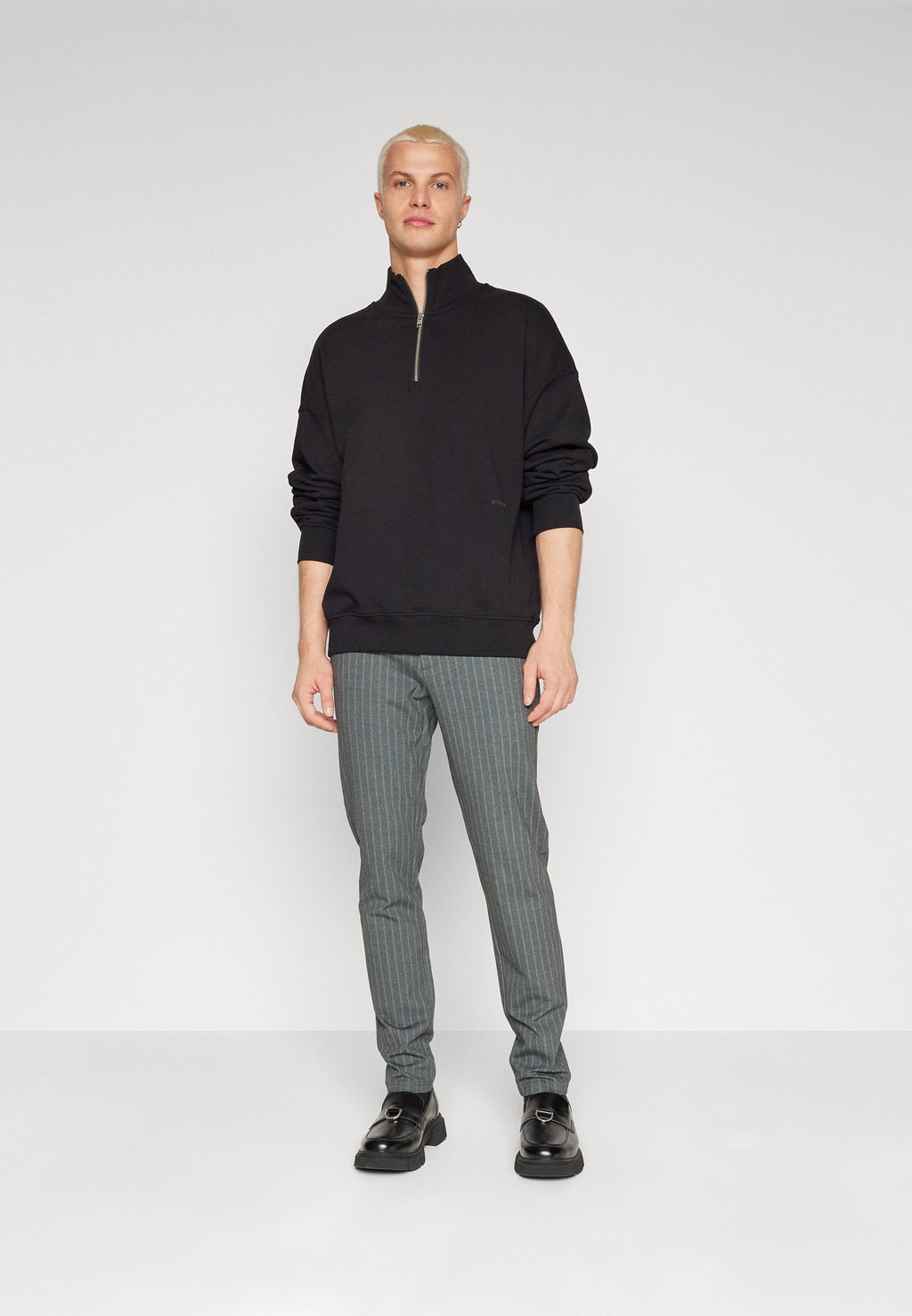 ONSMARK PANT Media 2