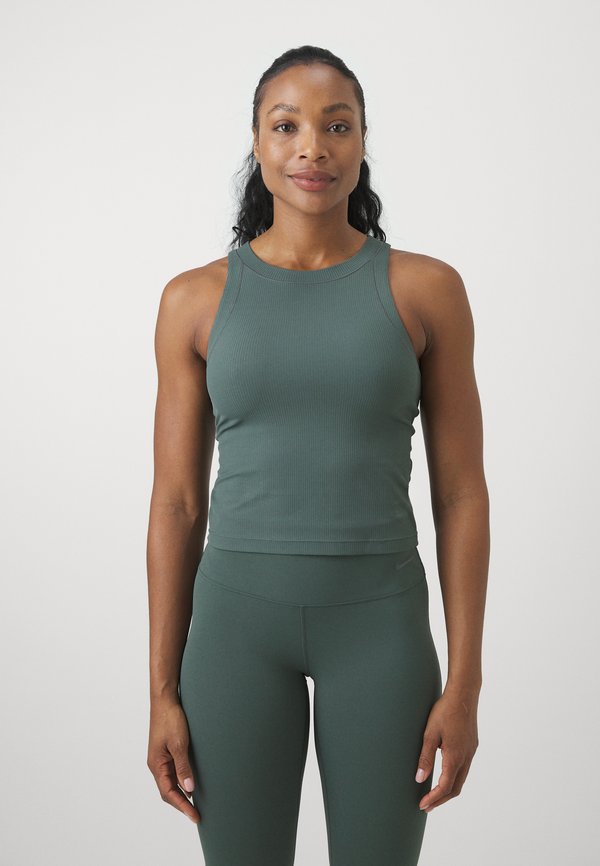 Nike Performance