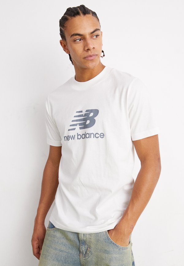 New Balance ESSENTIALS LOGO UNISEX - Print T-shirt - white