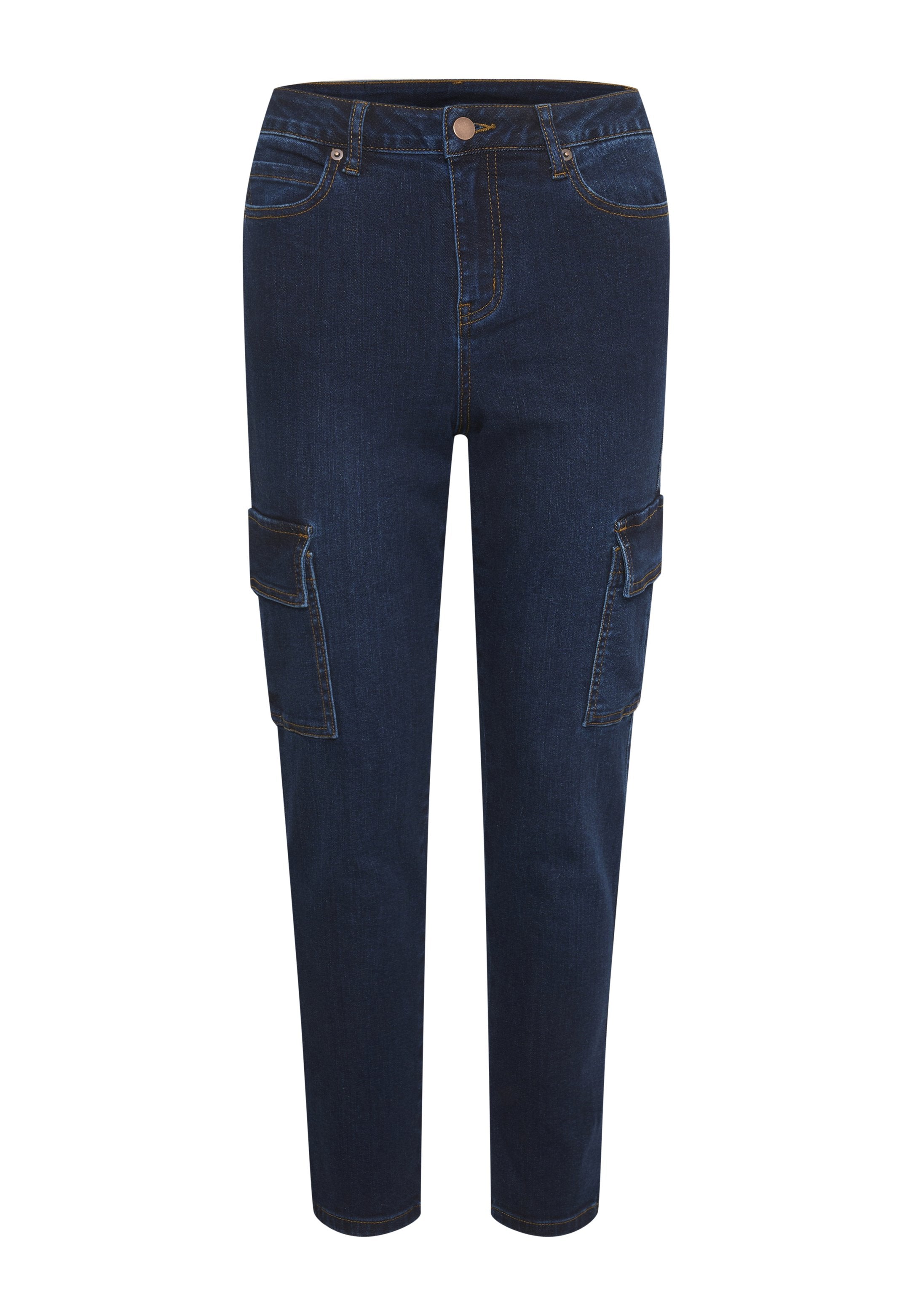 Dunkelblaue Jeans-Cargo-Hosen mit geradem Schnitt, ausgestattet mit zwei Seitentaschen, gelben Nähten und einem Knopfverschluss an der Vorderseite.