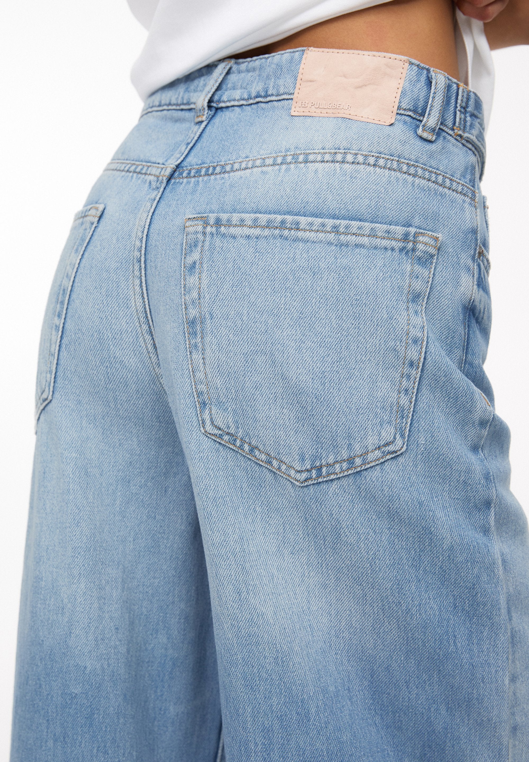 PULL&BEAR TAB DETAIL