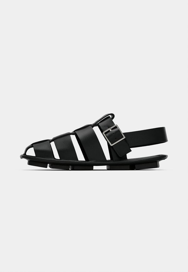Calvin Klein SQUARE FLAT FISHERMAN