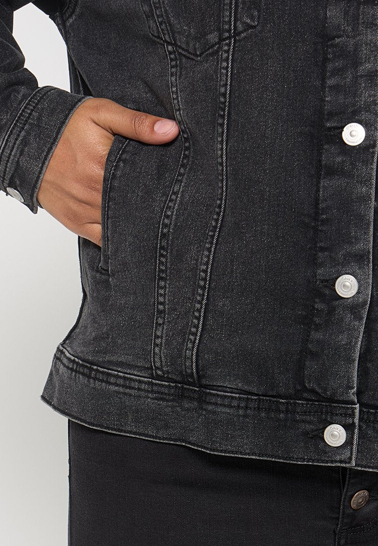 CARKONA OVERSIZED Media 4