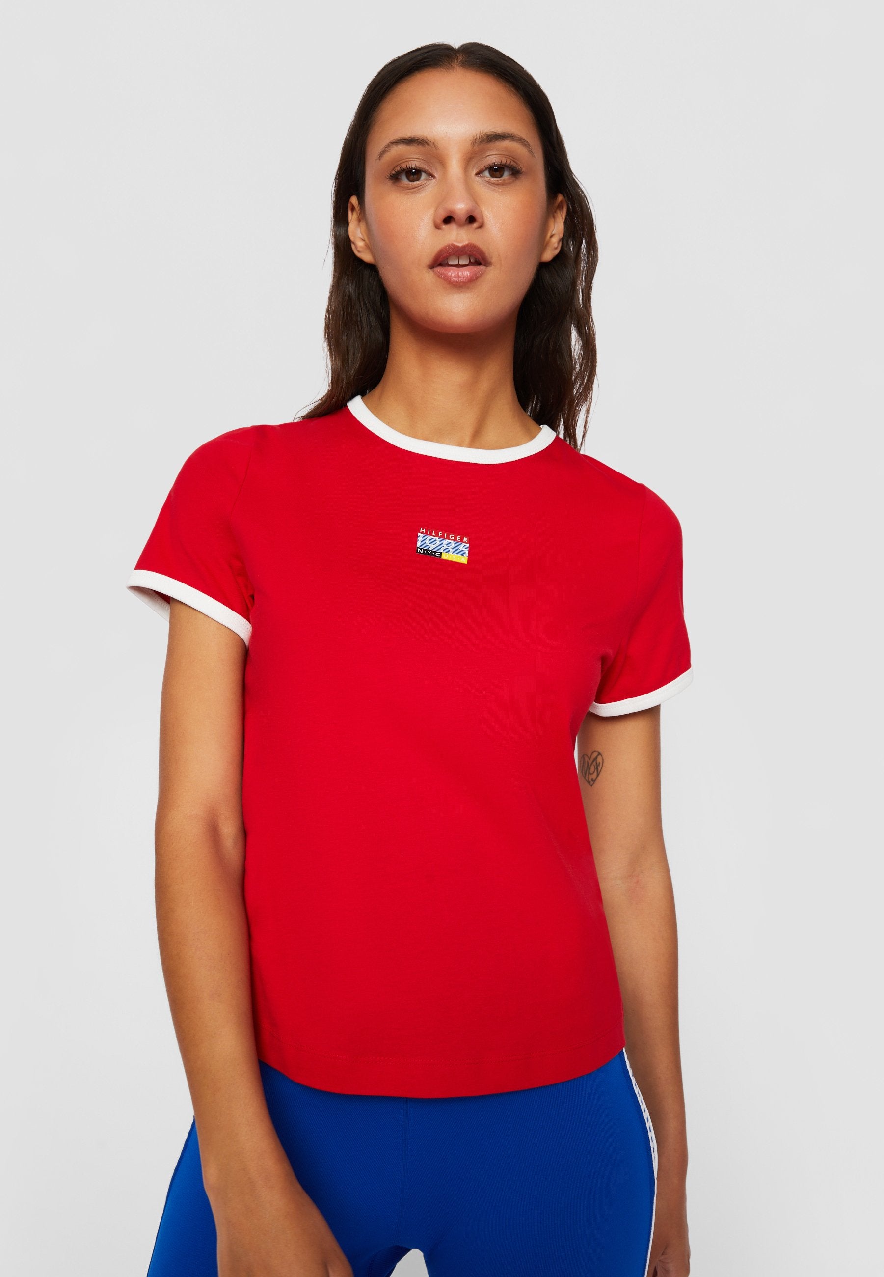 EXCLUSIVE HILFIGER TEAM Media 6