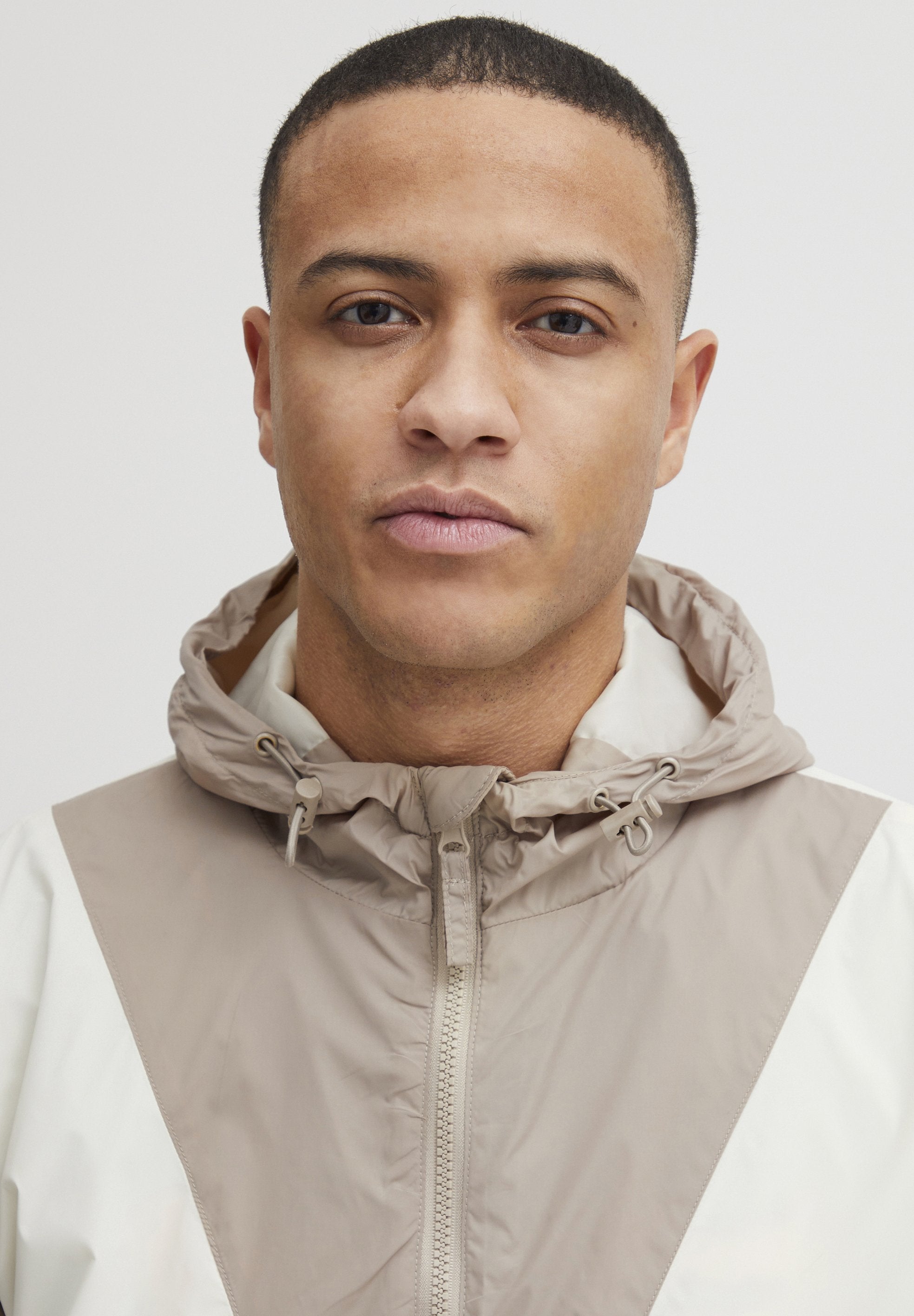 BHOUTERWEAR HOODED Media 5