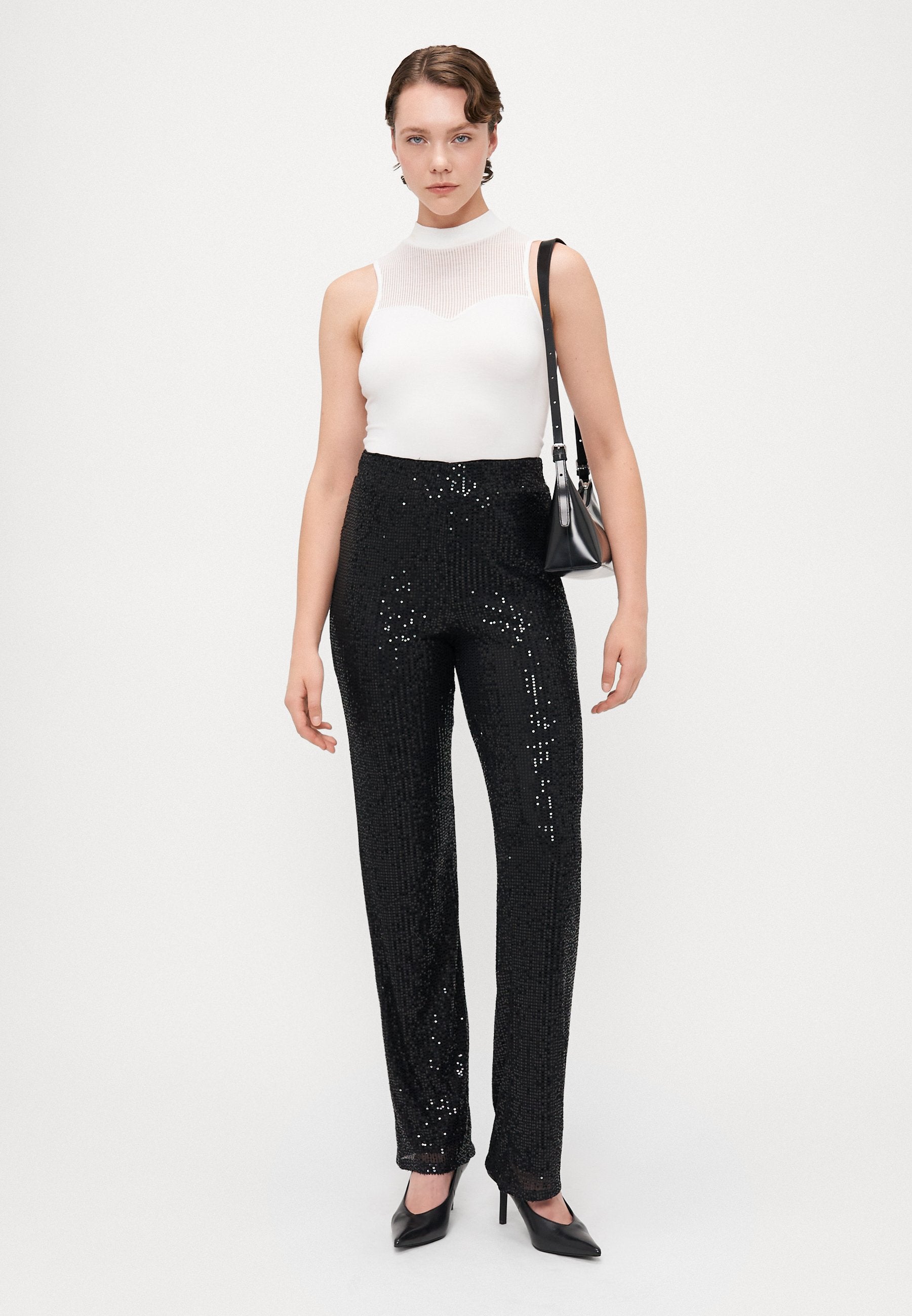 ONLANNI SEQUINS Media 2