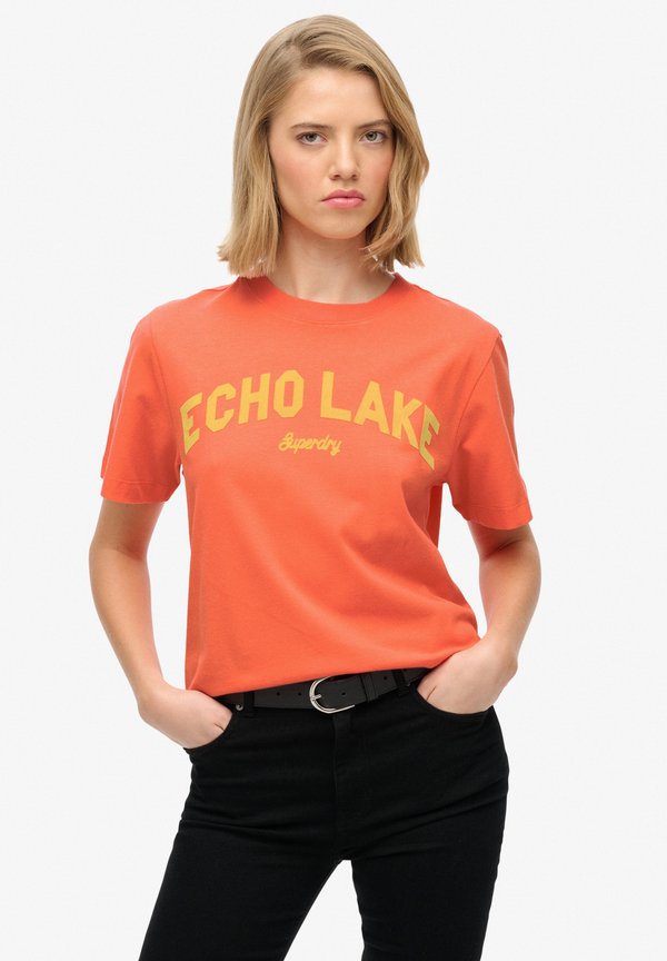 Superdry & Co OUTDOOR LOCATION BOX - Print T-shirt - hot coral