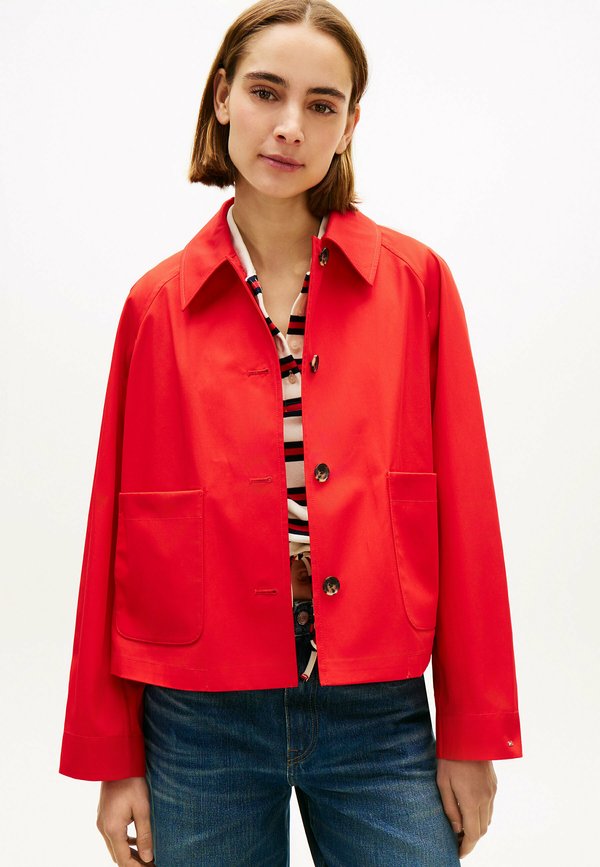 Tommy Hilfiger WATER REPELLENT COLLARED RELAXED SHORT JACKET - Summer jacket - fireworks