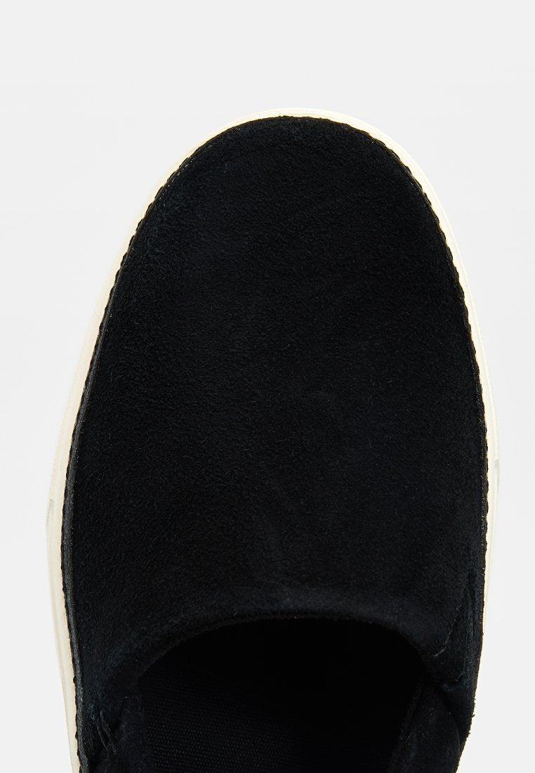 TOMS KAMERON
