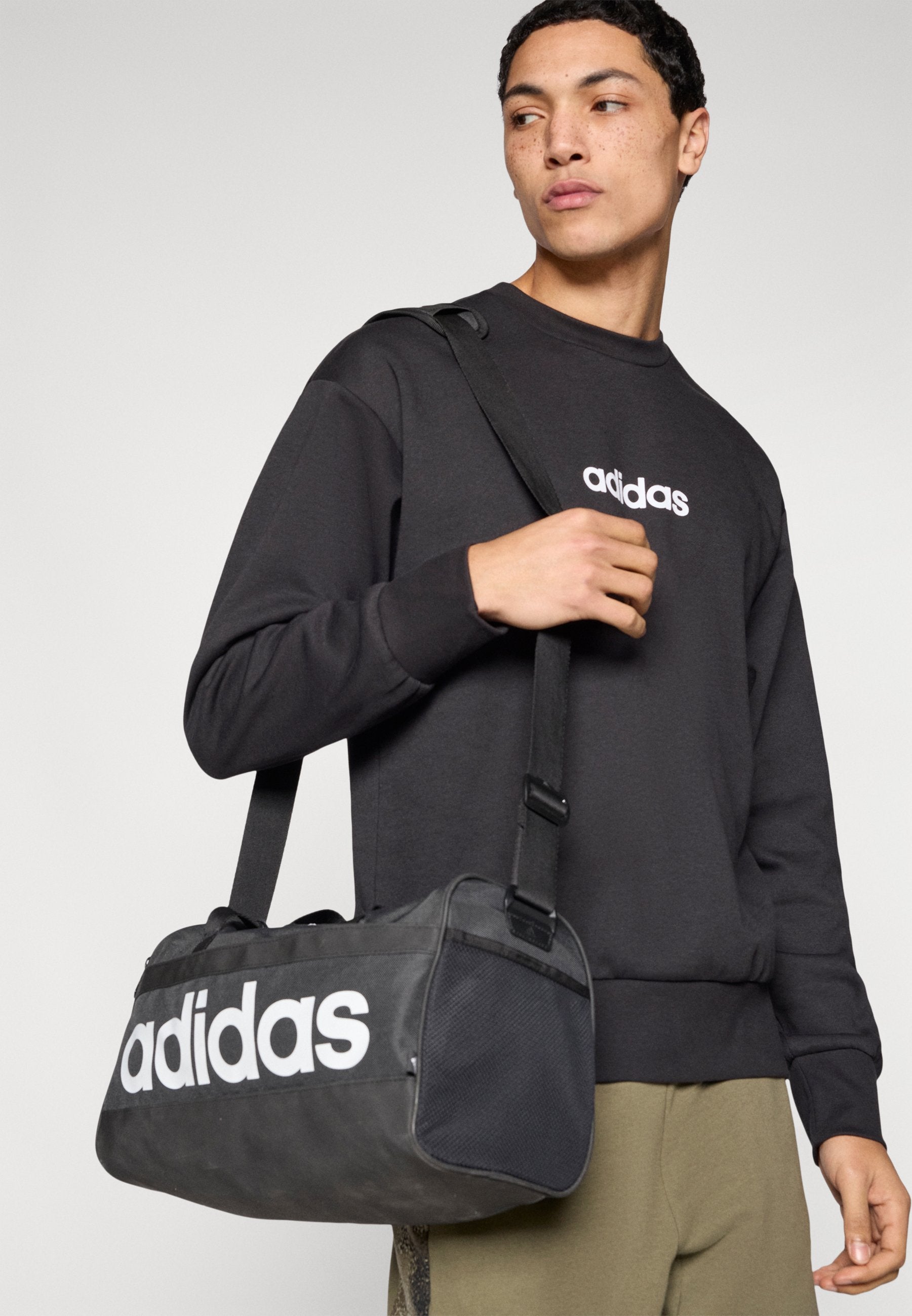 adidas Sportswear ESSENTIALS LINEAR FLEECE