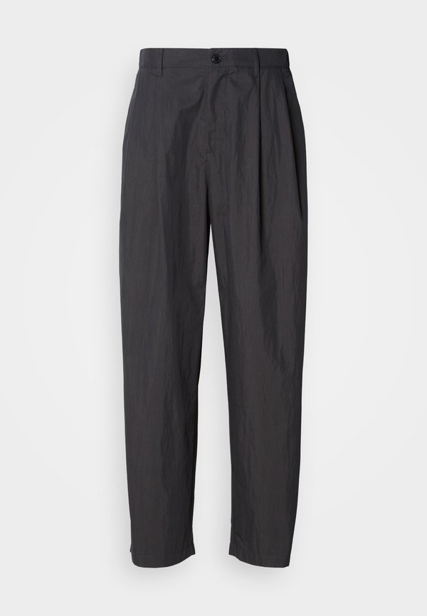 Calvin Klein PLEATED