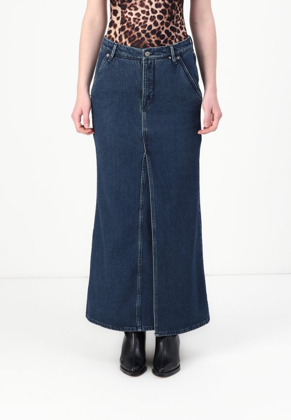 Good American FIT AND FLARE MAXI SKIRT