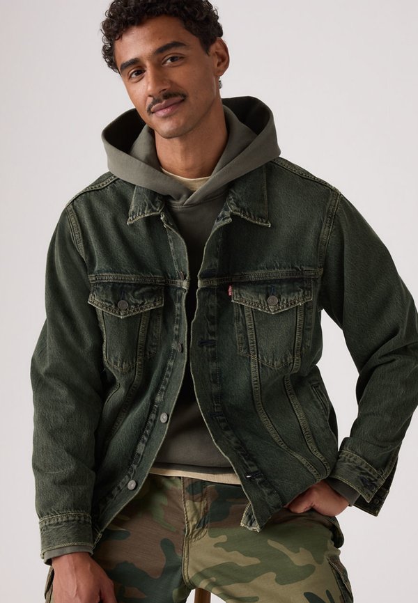 Levi's® RELAXED FIT TRUCKER - Denim jacket - until its dust