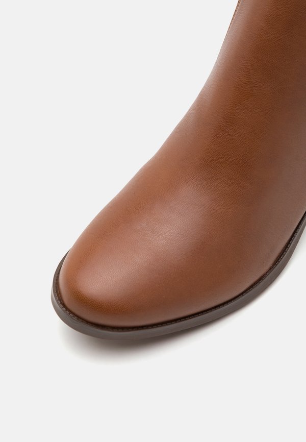 ALDO TANERDEE PILLOW WALK