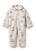Fleece-Einteiler in Creme mit blauen abstrakten Mustern, ausgestattet mit einem Frontreißverschluss und Kapuze. Weiche Textur, lange Ärmel und geschlossene Füße.