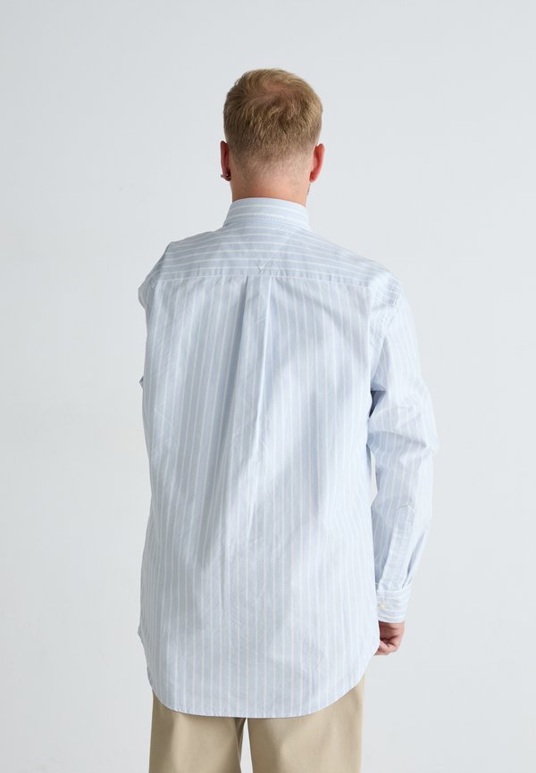 Tommy Hilfiger ADAPTIVE REGULAR FIT STRIPE OXFORD SHIRT