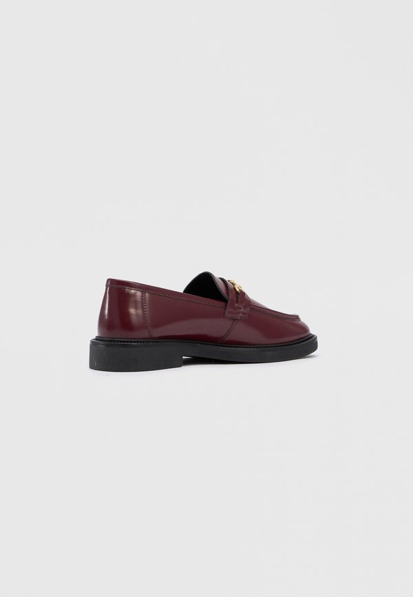 Steve Madden HUDDLES
